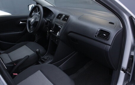 Volkswagen Polo VI (EU Market), 2011 год, 690 000 рублей, 18 фотография