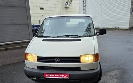 Volkswagen Transporter T4, 2000 год, 650 000 рублей, 1 фотография
