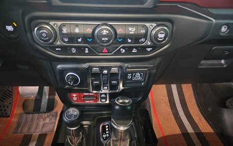 Jeep Wrangler, 2022 год, 4 260 000 рублей, 13 фотография