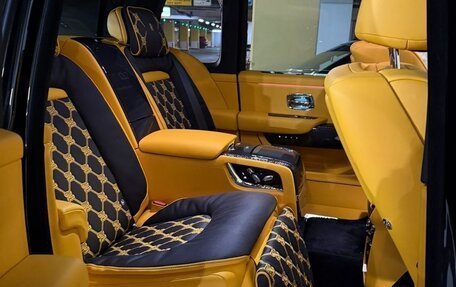 Rolls-Royce Cullinan, 2025 год, 92 000 000 рублей, 3 фотография