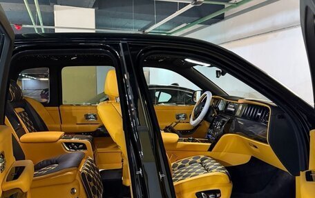 Rolls-Royce Cullinan, 2025 год, 92 000 000 рублей, 2 фотография