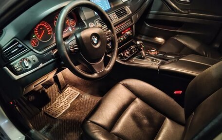 BMW 5 серия, 2011 год, 2 000 000 рублей, 10 фотография