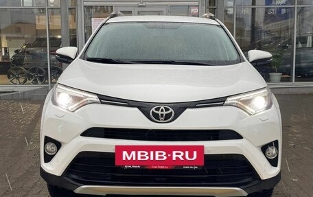 Toyota RAV4, 2018 год, 2 239 000 рублей, 3 фотография