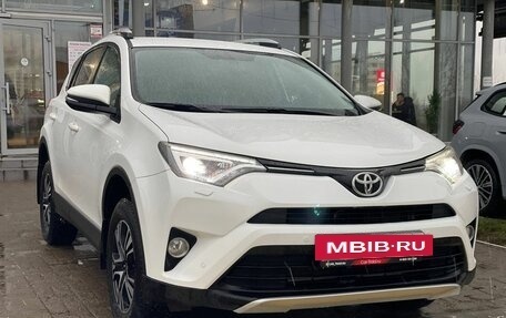Toyota RAV4, 2018 год, 2 239 000 рублей, 4 фотография