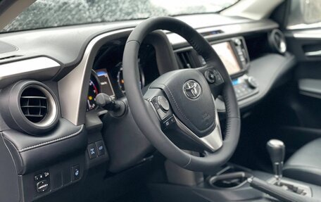 Toyota RAV4, 2018 год, 2 239 000 рублей, 10 фотография