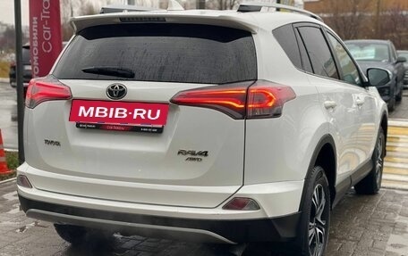 Toyota RAV4, 2018 год, 2 239 000 рублей, 5 фотография
