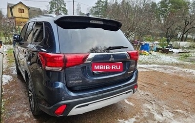 Mitsubishi Outlander III рестайлинг 3, 2019 год, 2 600 000 рублей, 1 фотография