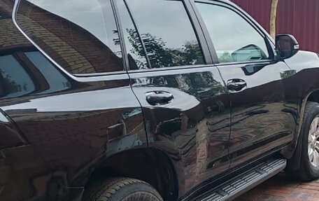 Toyota Land Cruiser Prado 150 рестайлинг 2, 2018 год, 4 800 000 рублей, 5 фотография