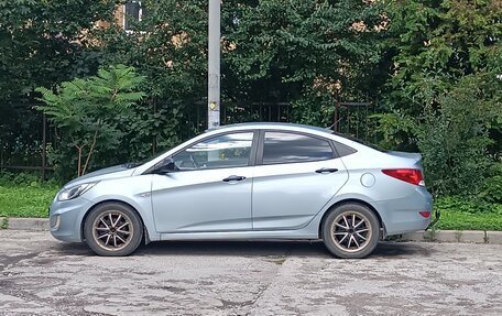 Hyundai Solaris II рестайлинг, 2012 год, 620 000 рублей, 3 фотография