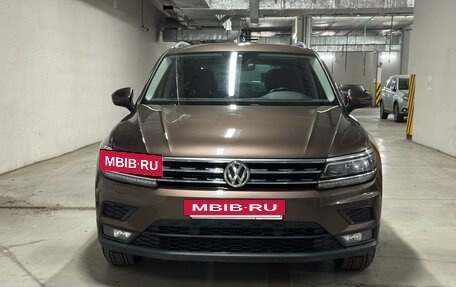 Volkswagen Tiguan II, 2020 год, 2 800 000 рублей, 2 фотография