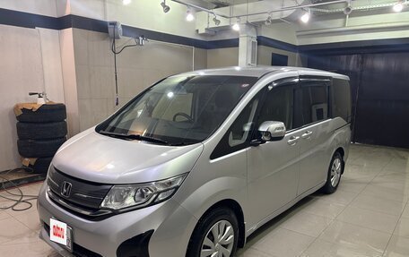 Honda Stepwgn IV, 2015 год, 1 860 000 рублей, 2 фотография