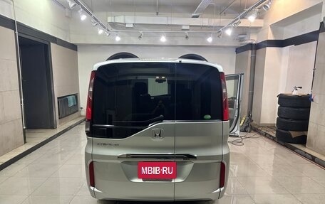 Honda Stepwgn IV, 2015 год, 1 860 000 рублей, 4 фотография