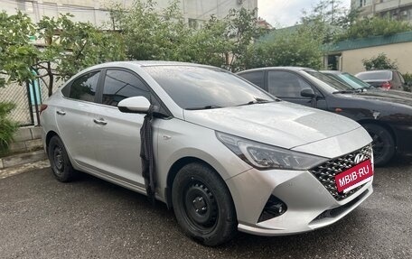 Hyundai Solaris II рестайлинг, 2021 год, 1 650 000 рублей, 2 фотография