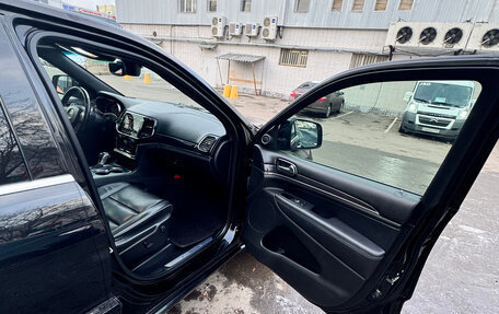 Jeep Grand Cherokee, 2019 год, 4 500 000 рублей, 16 фотография