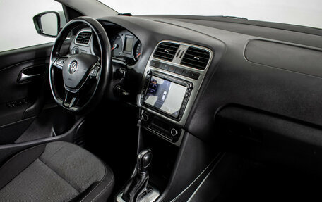 Volkswagen Polo VI (EU Market), 2017 год, 1 340 000 рублей, 10 фотография