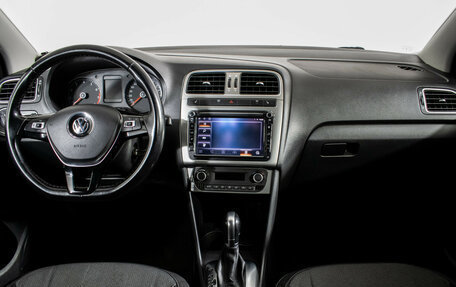 Volkswagen Polo VI (EU Market), 2017 год, 1 340 000 рублей, 11 фотография