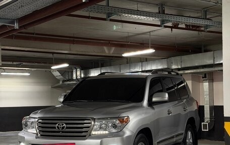 Toyota Land Cruiser 200, 2012 год, 3 100 000 рублей, 2 фотография