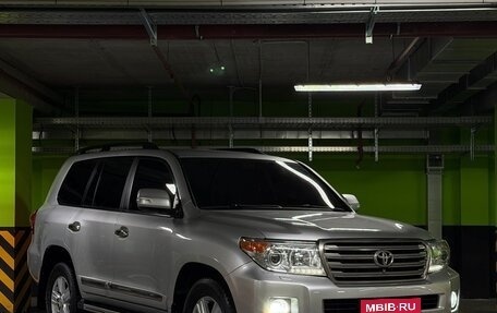 Toyota Land Cruiser 200, 2012 год, 3 100 000 рублей, 1 фотография