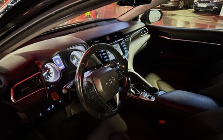 Toyota Camry, 2020 год, 2 450 000 рублей, 10 фотография