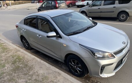 KIA Rio IV, 2018 год, 1 050 000 рублей, 1 фотография