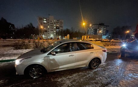 KIA Rio IV, 2018 год, 1 050 000 рублей, 3 фотография