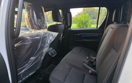 Toyota Hilux VIII, 2025 год, 6 990 000 рублей, 10 фотография