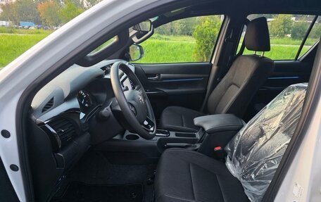 Toyota Hilux VIII, 2025 год, 6 990 000 рублей, 14 фотография