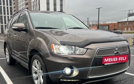 Mitsubishi Outlander III рестайлинг 3, 2011 год, 1 300 000 рублей, 2 фотография