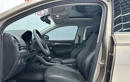 Skoda Karoq I, 2022 год, 1 530 000 рублей, 10 фотография