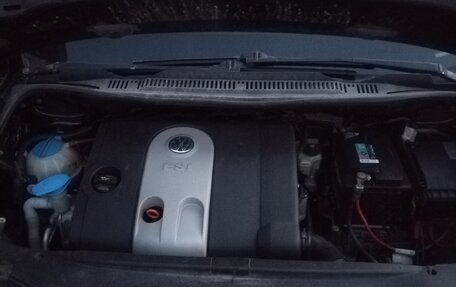 Volkswagen Touran III, 2003 год, 600 000 рублей, 4 фотография