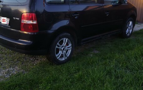 Volkswagen Touran III, 2003 год, 600 000 рублей, 6 фотография