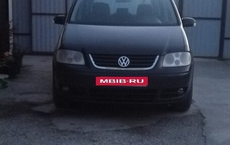 Volkswagen Touran III, 2003 год, 600 000 рублей, 2 фотография