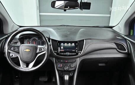 Chevrolet Trax, 2022 год, 1 060 000 рублей, 13 фотография