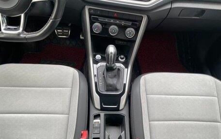 Volkswagen T-Roc I, 2021 год, 1 500 012 рублей, 24 фотография