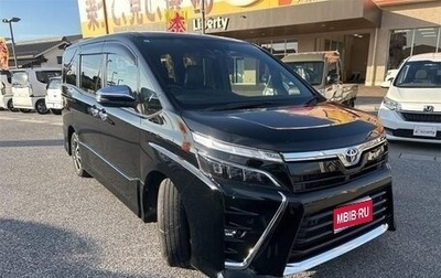 Toyota Voxy III, 2021 год, 2 270 000 рублей, 1 фотография