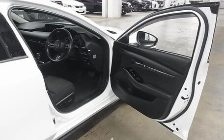 Mazda 3, 2022 год, 1 600 000 рублей, 8 фотография