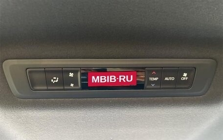 Toyota Voxy III, 2021 год, 2 270 000 рублей, 15 фотография