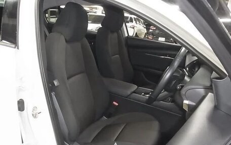 Mazda 3, 2022 год, 1 600 000 рублей, 9 фотография