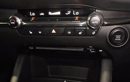 Mazda 3, 2022 год, 1 600 000 рублей, 14 фотография