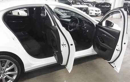 Mazda 3, 2022 год, 1 600 000 рублей, 16 фотография