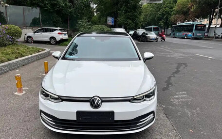 Volkswagen Golf VIII, 2024 год, 2 020 000 рублей, 2 фотография