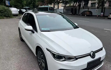 Volkswagen Golf VIII, 2024 год, 2 020 000 рублей, 3 фотография