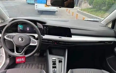 Volkswagen Golf VIII, 2024 год, 2 020 000 рублей, 7 фотография