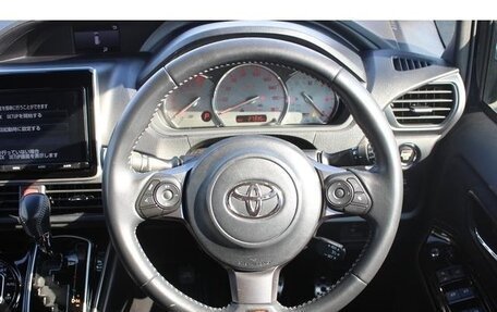 Toyota Noah III, 2017 год, 2 206 000 рублей, 15 фотография