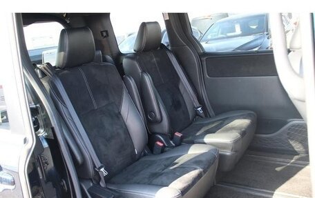 Toyota Noah III, 2017 год, 2 206 000 рублей, 19 фотография