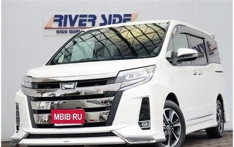 Toyota Noah III, 2019 год, 2 426 000 рублей, 2 фотография