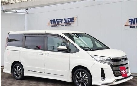 Toyota Noah III, 2019 год, 2 426 000 рублей, 4 фотография
