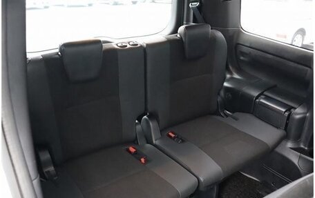 Toyota Noah III, 2019 год, 2 426 000 рублей, 16 фотография