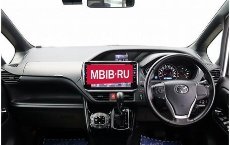 Toyota Noah III, 2019 год, 2 426 000 рублей, 11 фотография