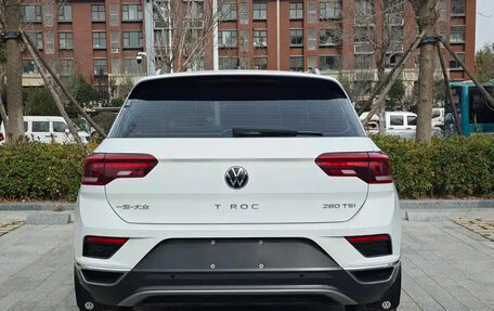 Volkswagen T-Roc I, 2022 год, 1 700 213 рублей, 3 фотография